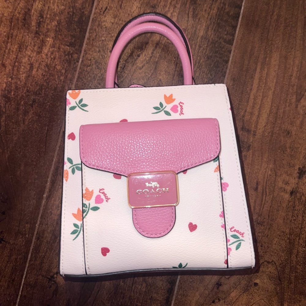 Mini Pepper Crossbody With Heart Petal Print